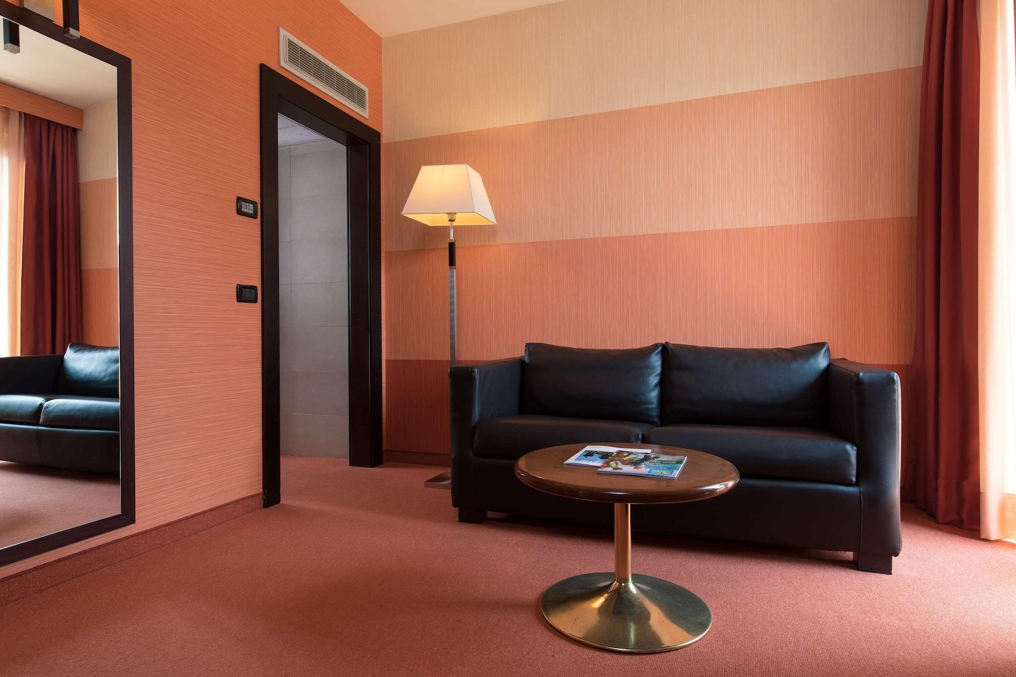 Best Western Gorizia Palace ภายนอก รูปภาพ